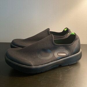 Oofos OOmg eeZee Low Shoe Black Men's Size 13 New NIB Comfy Recovery